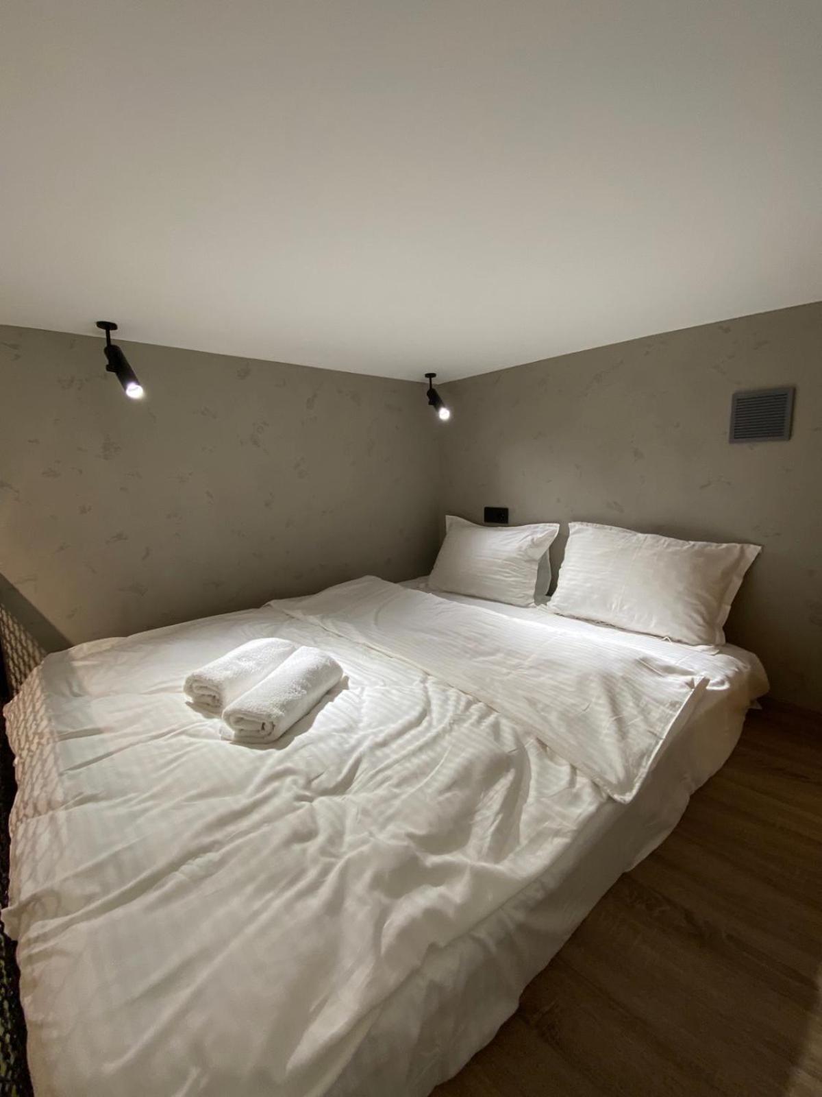 Apartment Leogrand On Filatova 12